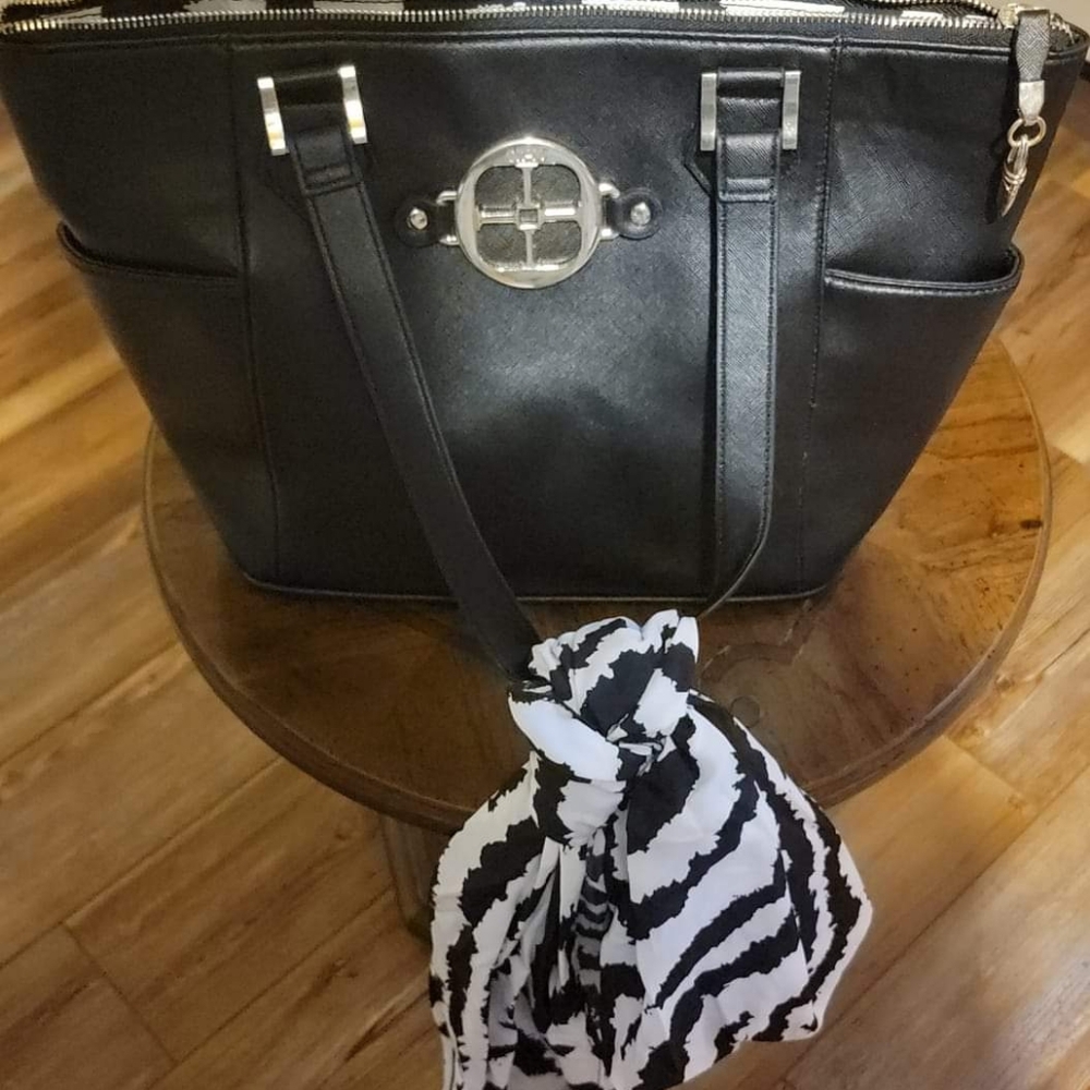 Iman Shoulder Bag